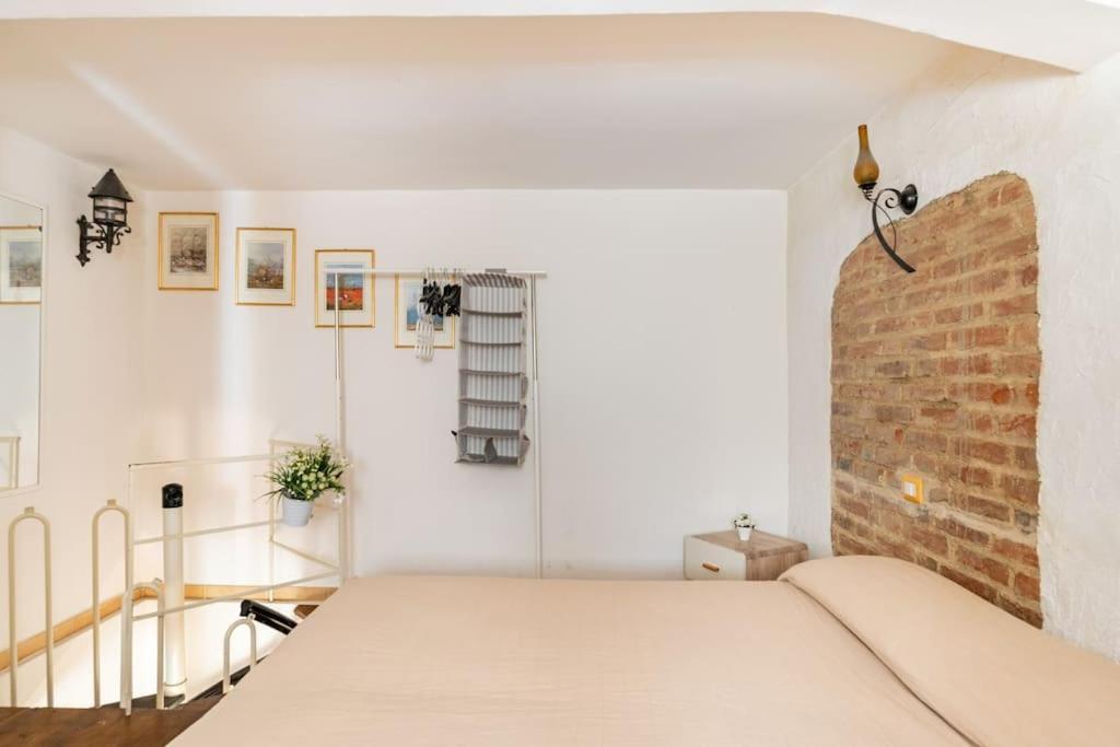 Monolocale "Duomo" Apartment Messina Bagian luar foto